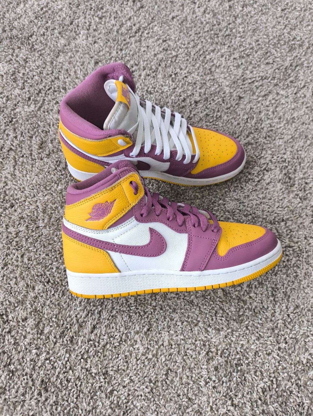 Air Jordan 1 High "Brotherhood" GS Size 5.5Y - 7W